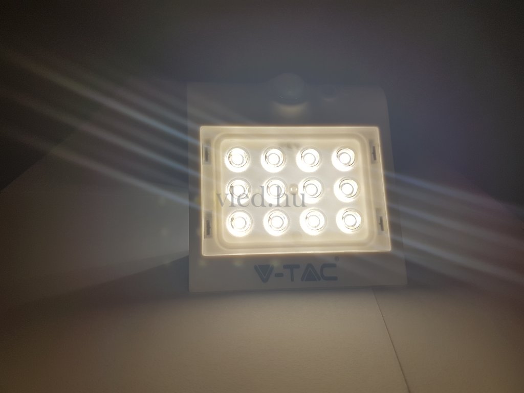 1,5W Napelemes (Szolár) Led Fali Lámpa Mozgásérzékelővel, Fehér Házas, Természetes Fehér (8276)